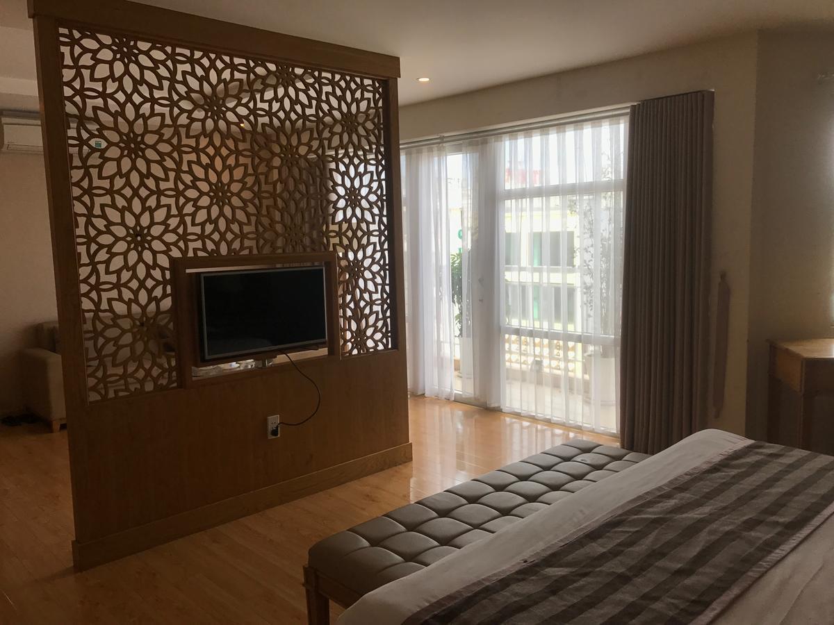 Elegant Hotel Pleiku Exterior photo